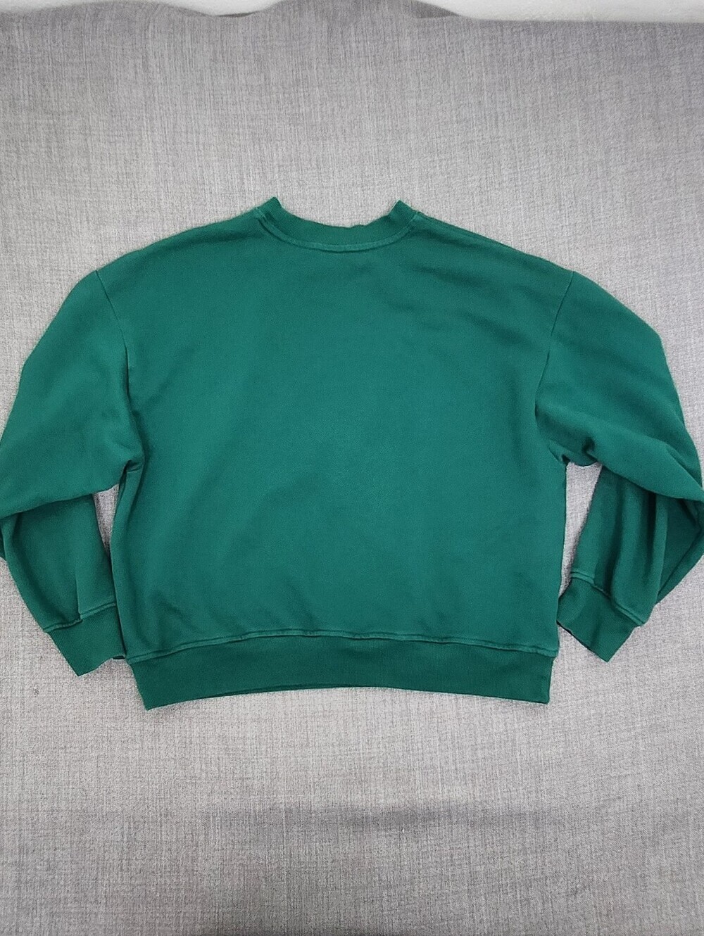 Victoria Secret Green Crewneck Embroidered Rose Logo. Medium - Picture 4 of 9